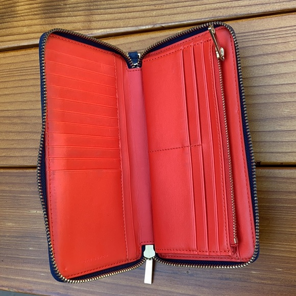 Tory Burch Wallet - Picture 5 of 8